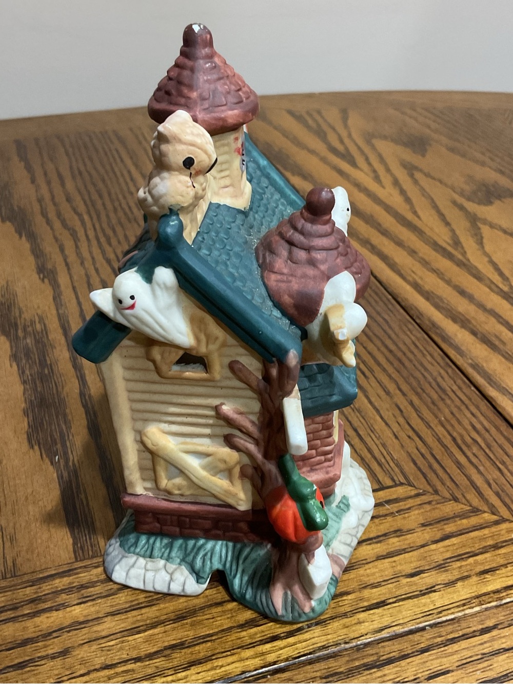 4 Halloween 👻 🎃 Ceramic Village Houses – Multi-Color - Picture 4 of 16